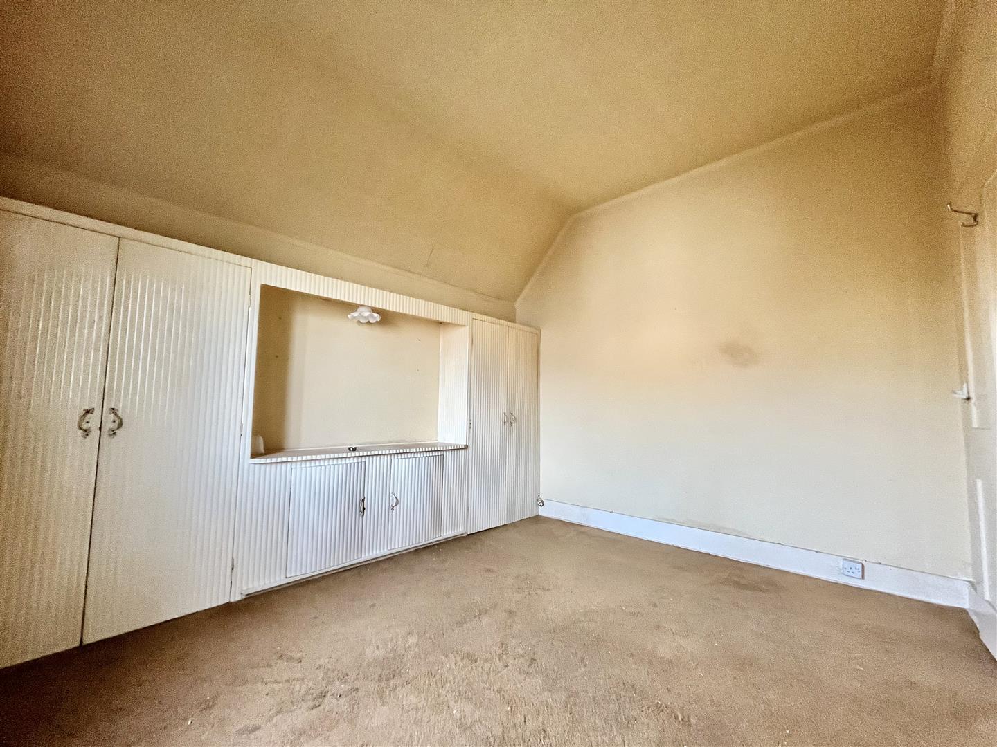 2 bed property in All Saints Street, Old Town